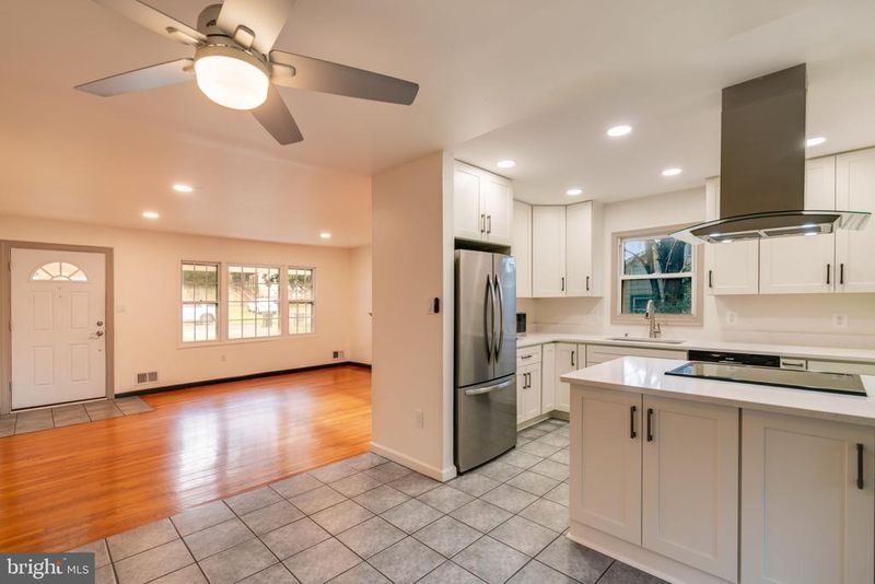 6502 Carriage Dr, Alexandria, VA 22310
