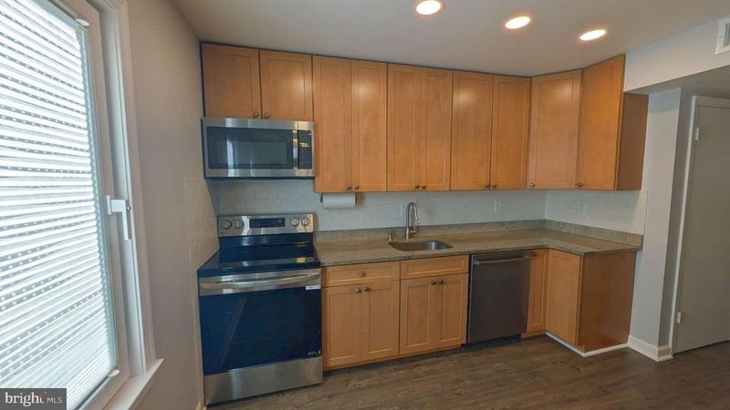 13 Marwood Ct, Rockville, MD 20850
