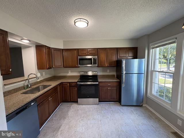 7 Liberty Heights Ct, Germantown, MD 20874