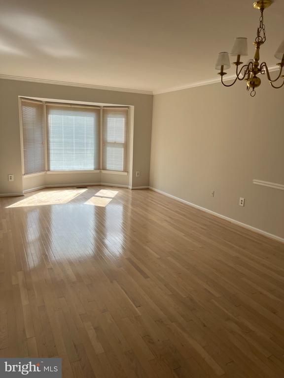 2740 Winston Ct, Woodbridge, VA 22191