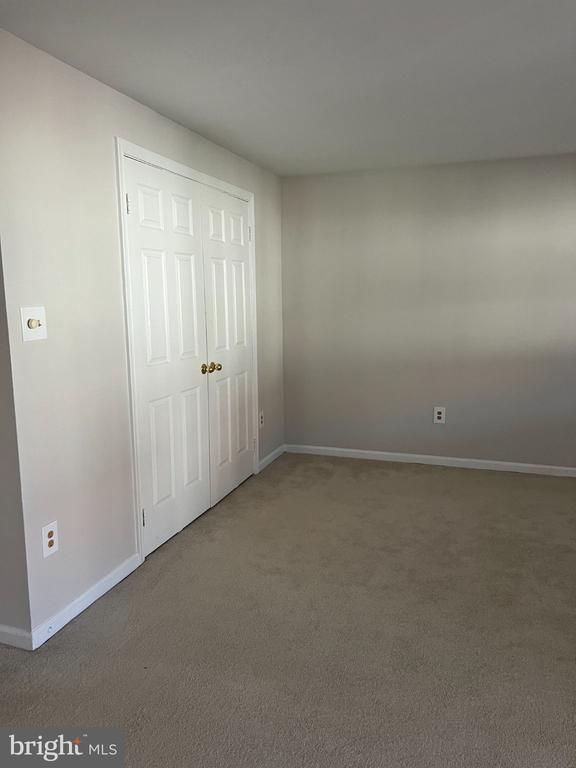 2740 Winston Ct, Woodbridge, VA 22191