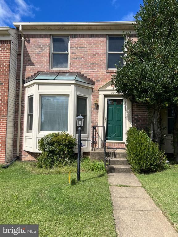 2740 Winston Ct, Woodbridge, VA 22191