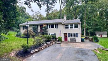 4709 Holly Ave, Fairfax, VA 22030