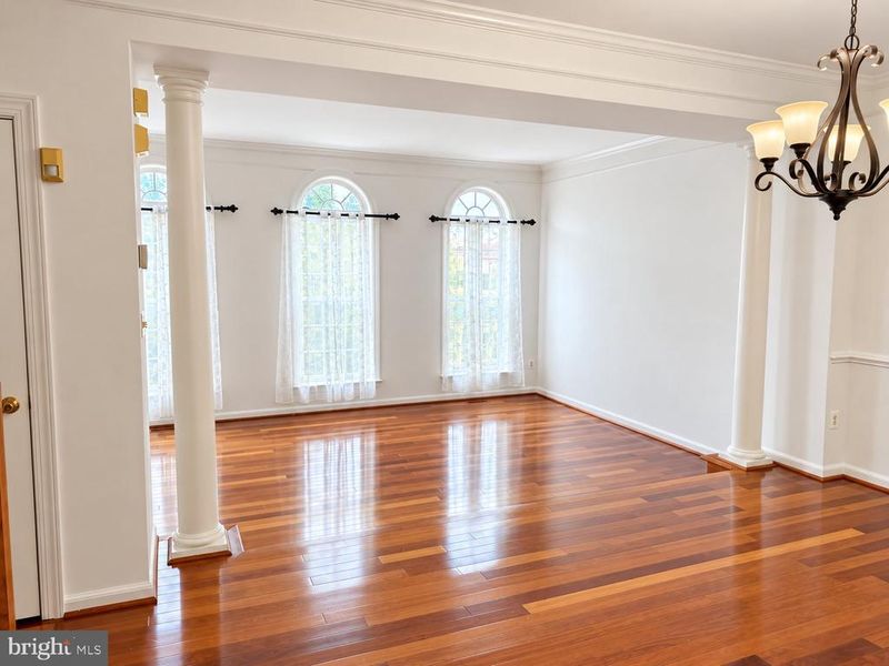 2833 Grace Forest Pl, Vienna, VA 22180