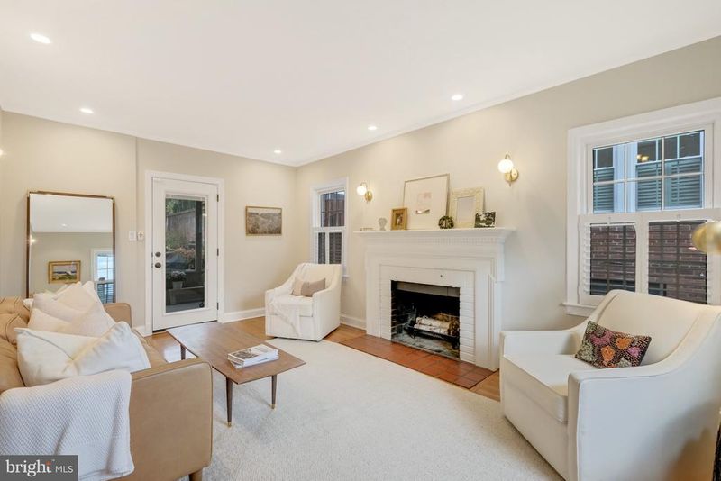 5464 30th Pl NW, Washington, DC 20015