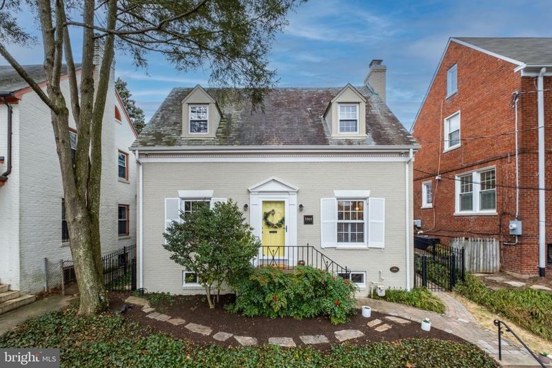 5464 30th Pl NW, Washington, DC 20015