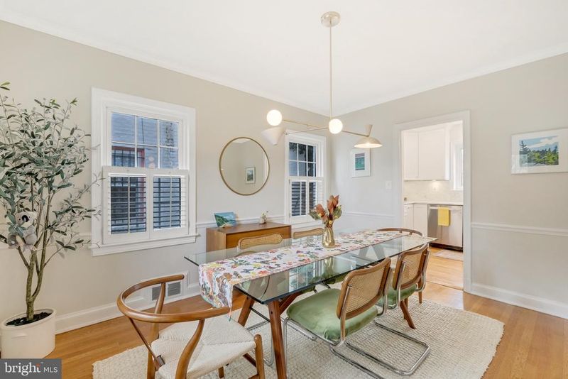 5464 30th Pl NW, Washington, DC 20015