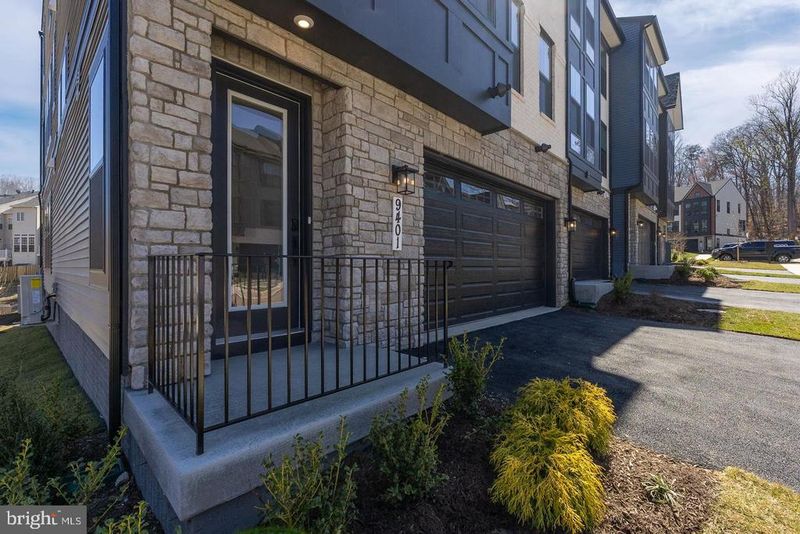 8454 Begonia Ln #28, Lorton, VA 22079