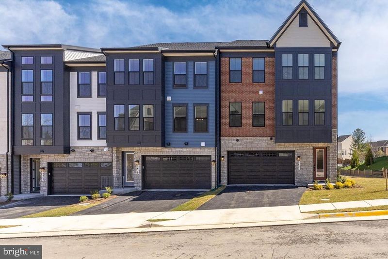 8454 Begonia Ln #28, Lorton, VA 22079