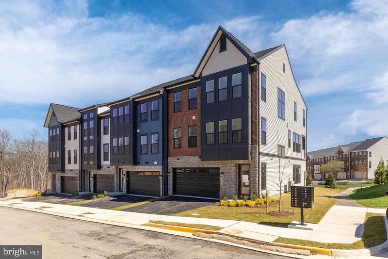 8454 Begonia Ln #28, Lorton, VA 22079