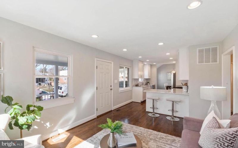 2921 Johnson Rd, Falls Church, VA 22042