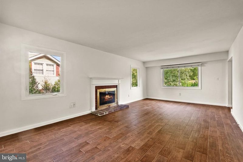12612 Cedarbrook Ln, Laurel, MD 20708