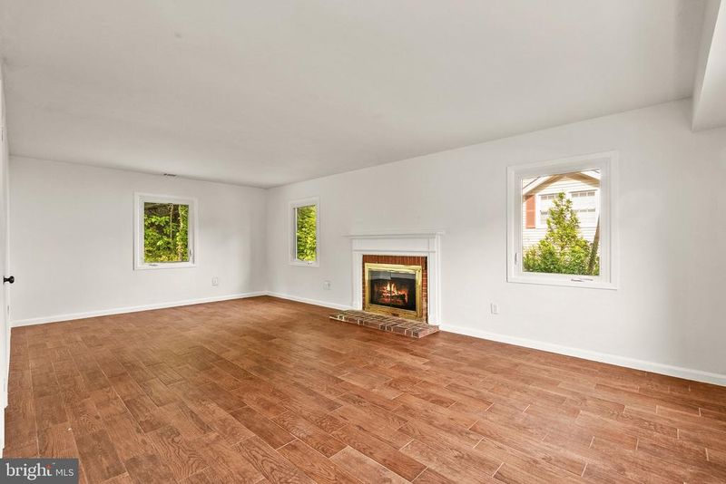 12612 Cedarbrook Ln, Laurel, MD 20708