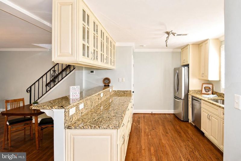 2908 Hickory St, Alexandria, VA 22305