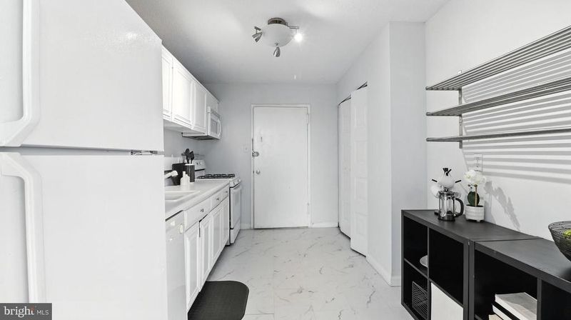 6100 Westchester Park Dr #1216, College Park, MD 20740