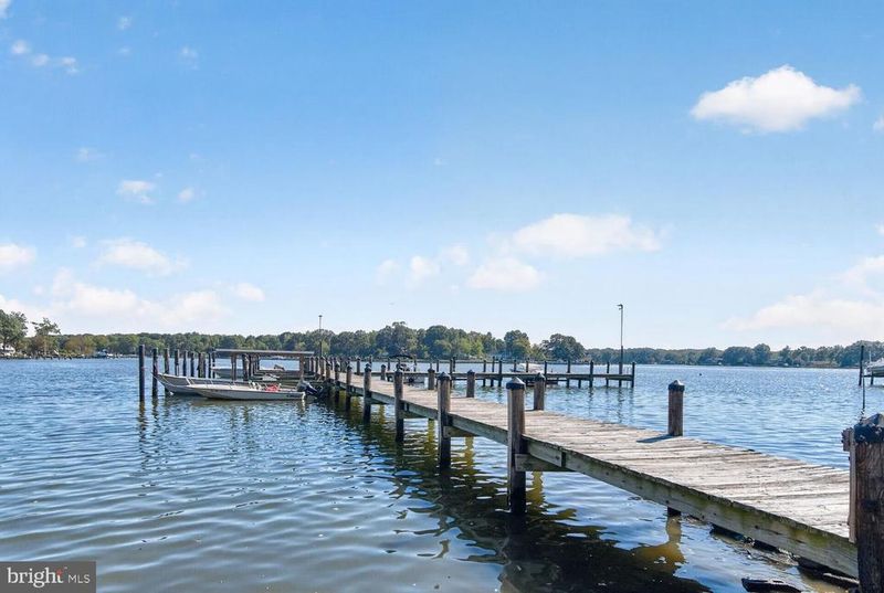 4922 Hine Dr, Shady Side, MD 20764