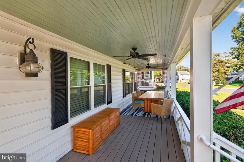 4922 Hine Dr, Shady Side, MD 20764
