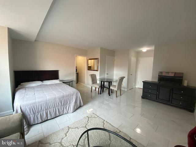 1011 Arlington Blvd #812, Arlington, VA 22209