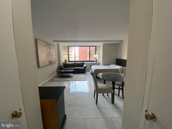 1011 Arlington Blvd #812, Arlington, VA 22209