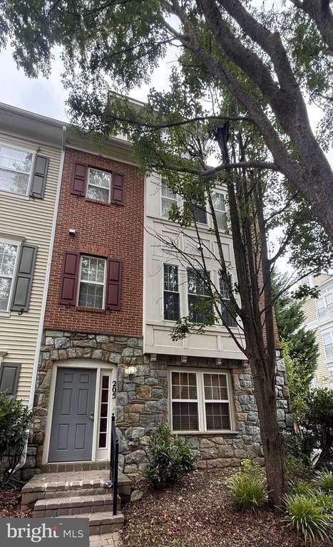 205 Garden View Way, Rockville, MD 20850