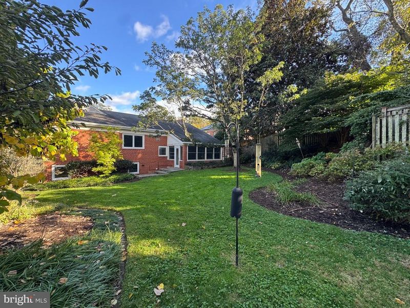 5742 26th St NW, Washington, DC 20015