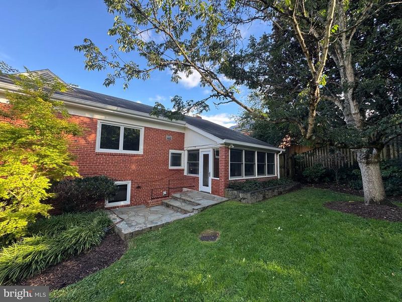 5742 26th St NW, Washington, DC 20015
