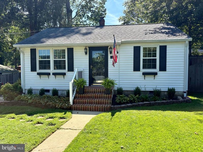 10927 Milburn St, Fairfax, VA 22030