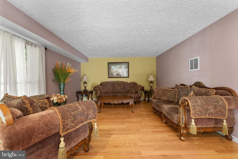 11309 Clara St, Silver Spring, MD 20902