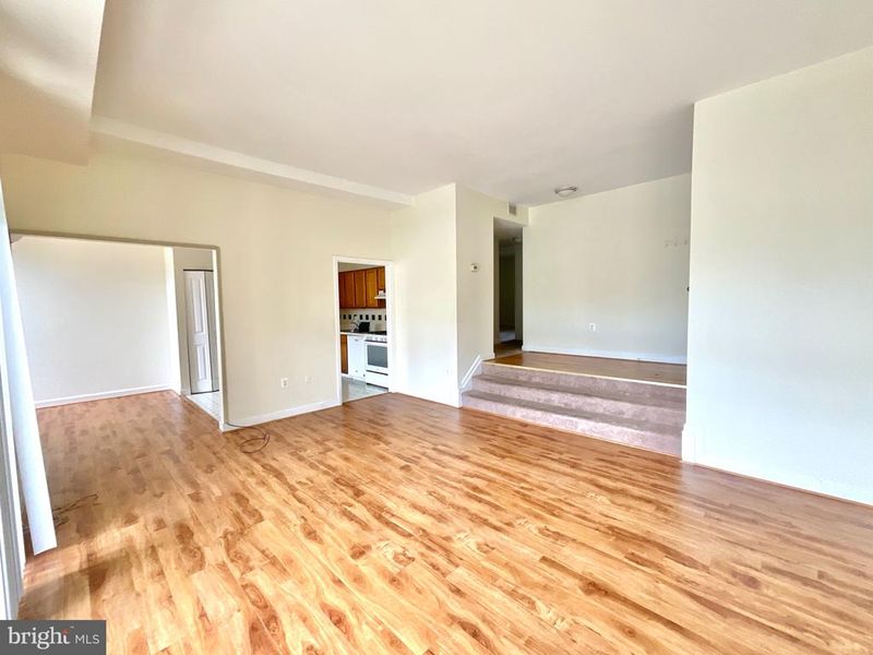14424 Parkvale Rd #5, Rockville, MD 20853