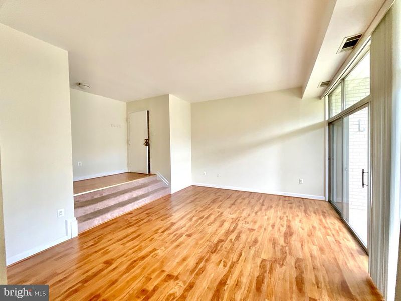 14424 Parkvale Rd #5, Rockville, MD 20853