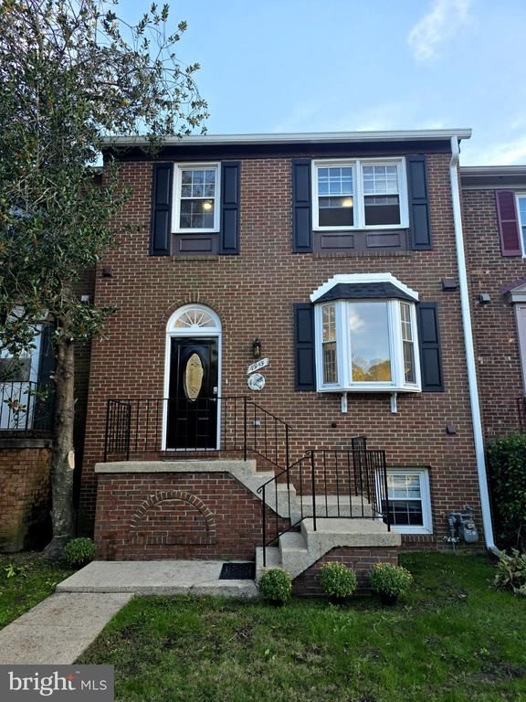 7913 Edinburgh Dr, Springfield, VA 22153