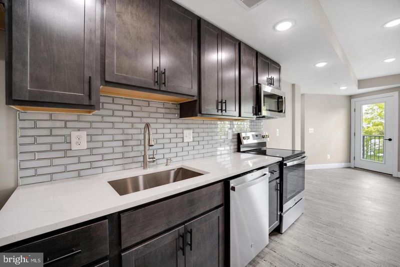 1617 Rhode Island Ave NE #201, Washington, DC 20018