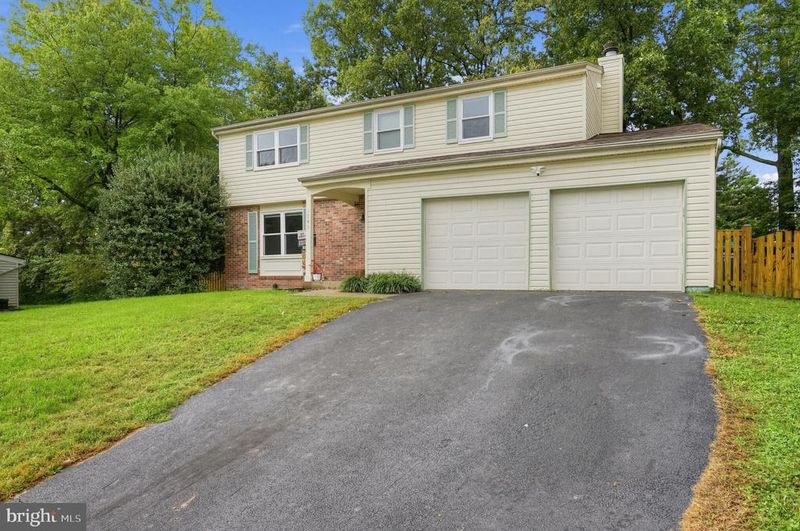 1741 Whitewood Ln, Herndon, VA 20170