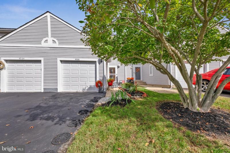 4506 Four Seasons Pl, Oxon Hill, MD 20745