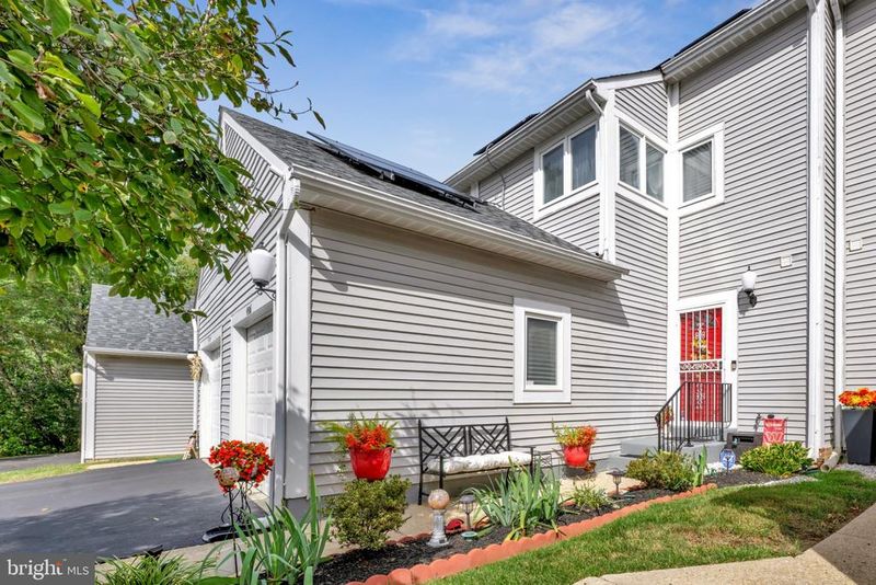 4506 Four Seasons Pl, Oxon Hill, MD 20745