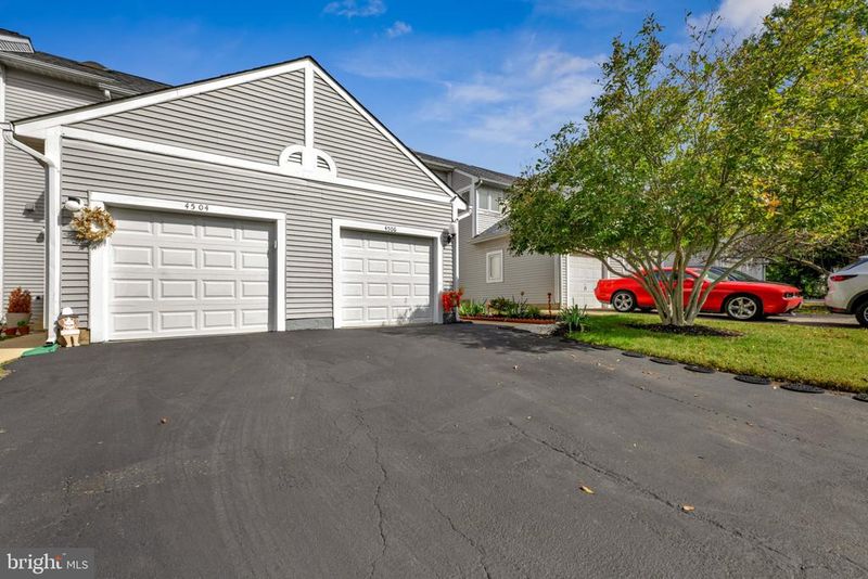 4506 Four Seasons Pl, Oxon Hill, MD 20745
