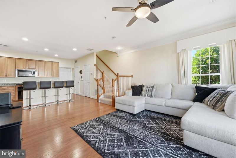 14718 Potomac Branch Dr, Woodbridge, VA 22191