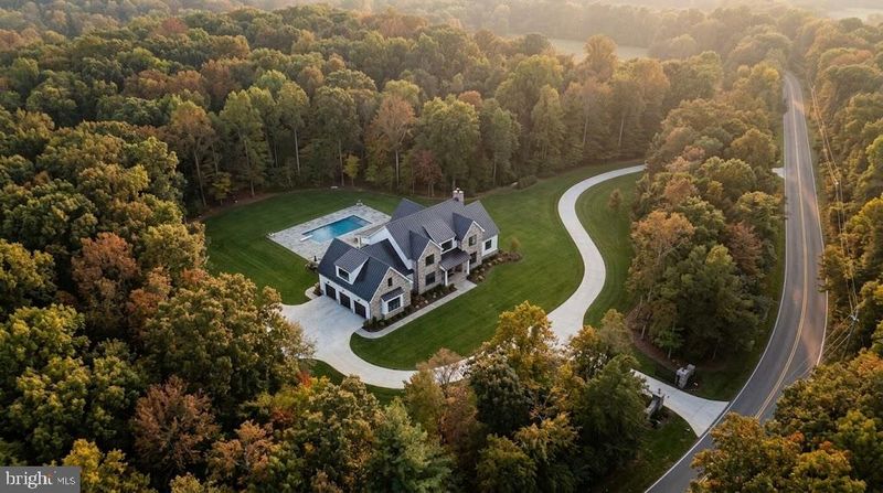 7003 Token Valley Rd, Manassas, VA 20112