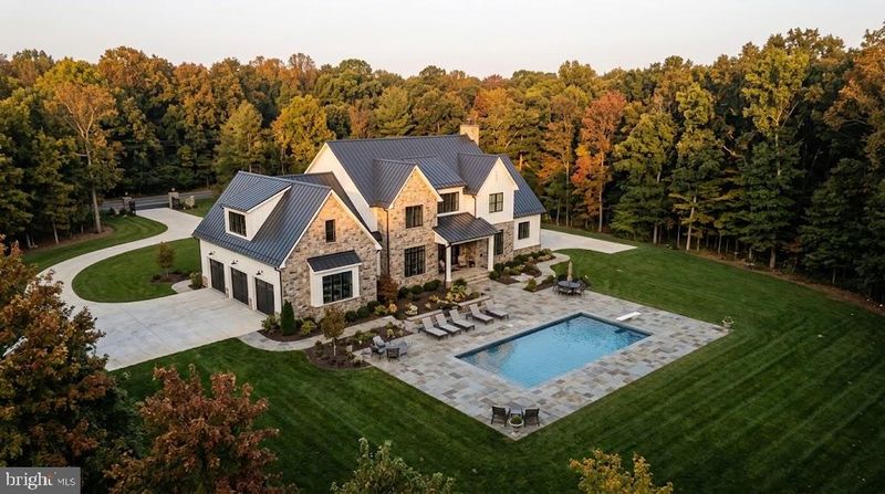 7003 Token Valley Rd, Manassas, VA 20112