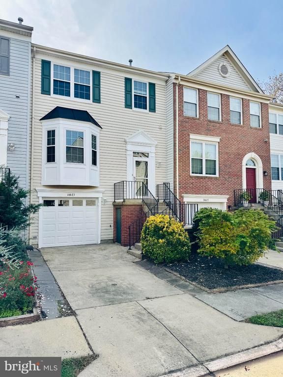 14613 Flower Hill Dr, Centreville, VA 20120