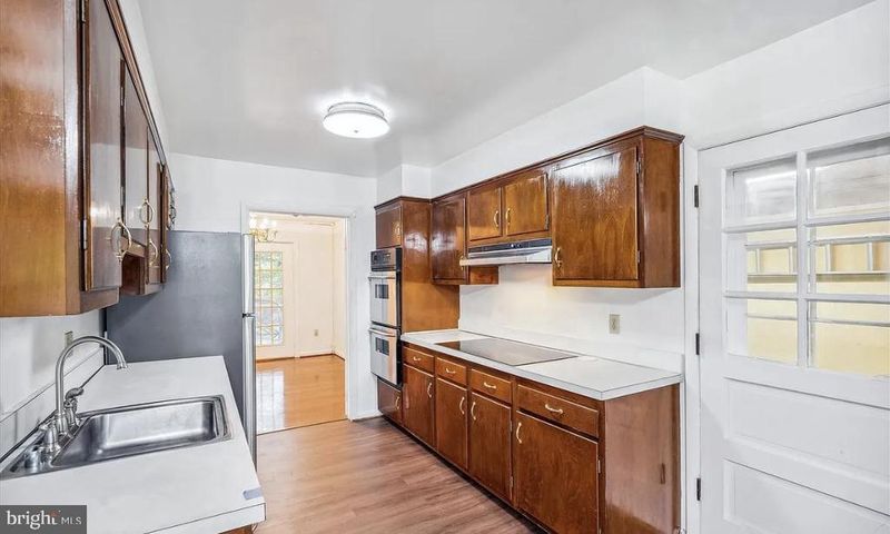 2406 Mistletoe, Adelphi, MD 20783