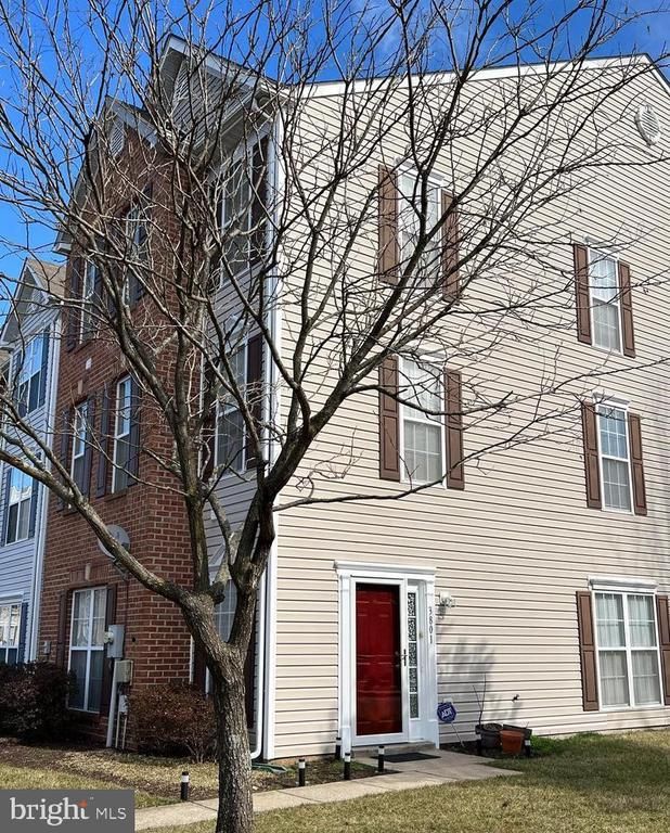 3801 Elmcrest Ln, Bowie, MD 20716