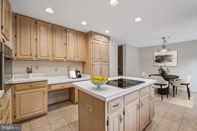 15831 Glacier Ct, Gaithersburg, MD 20878
