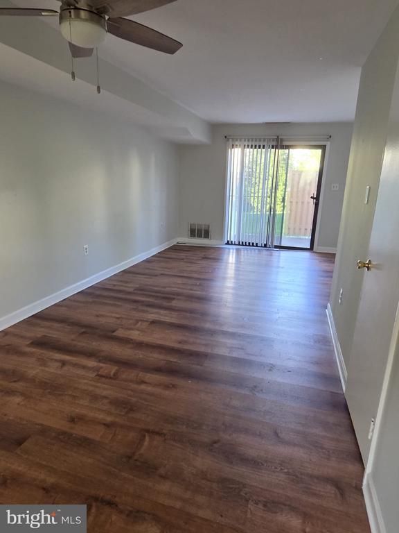 11126 Snug Haven Ln, Fairfax, VA 22030