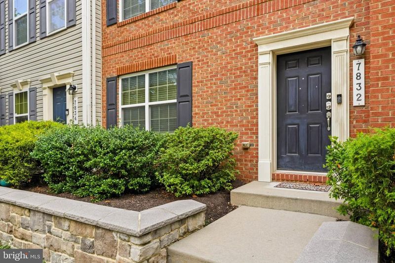 7832 Blue Stream Dr, Elkridge, MD 21075