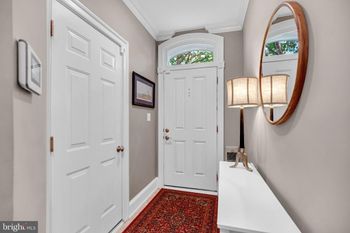 1858 Potomac Greens Dr, Alexandria, VA 22314