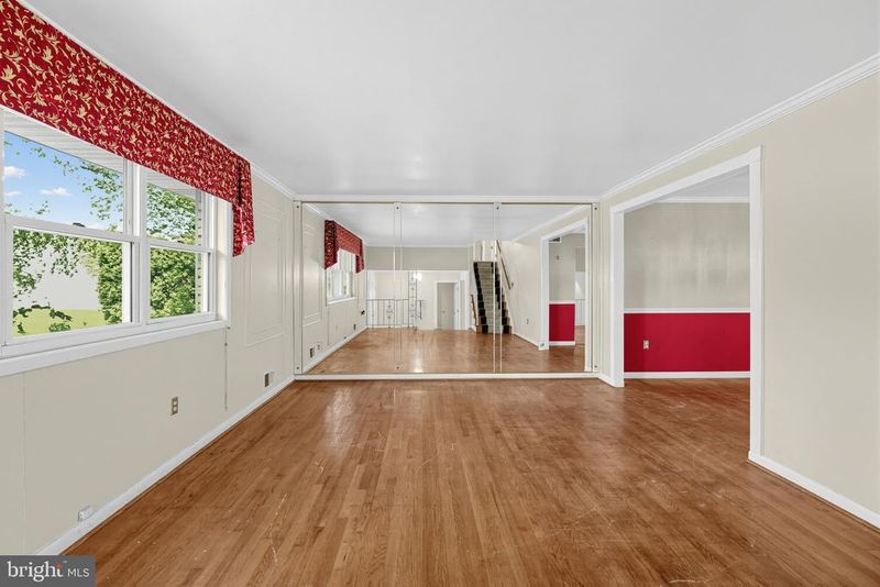 5704 Colon Ter, Temple Hills, MD 20748