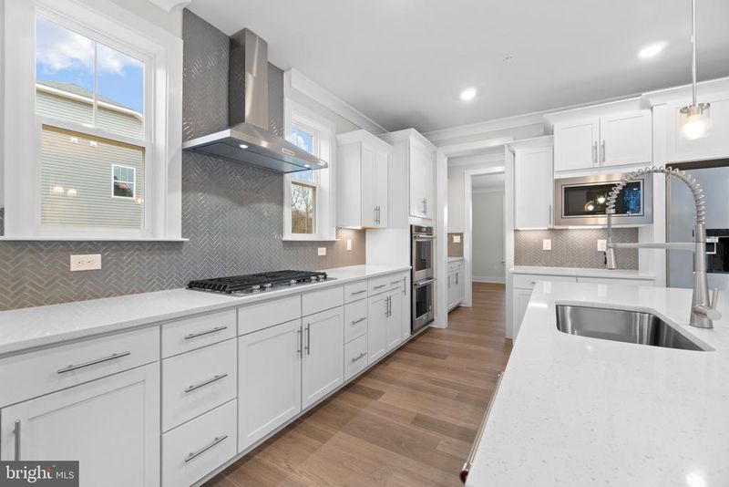 16502 Golden Crown Dr, Upper Marlboro, MD 20774