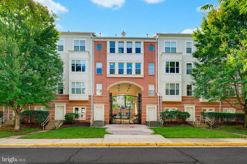 2791 Centerboro Dr #380, Vienna, VA 22181