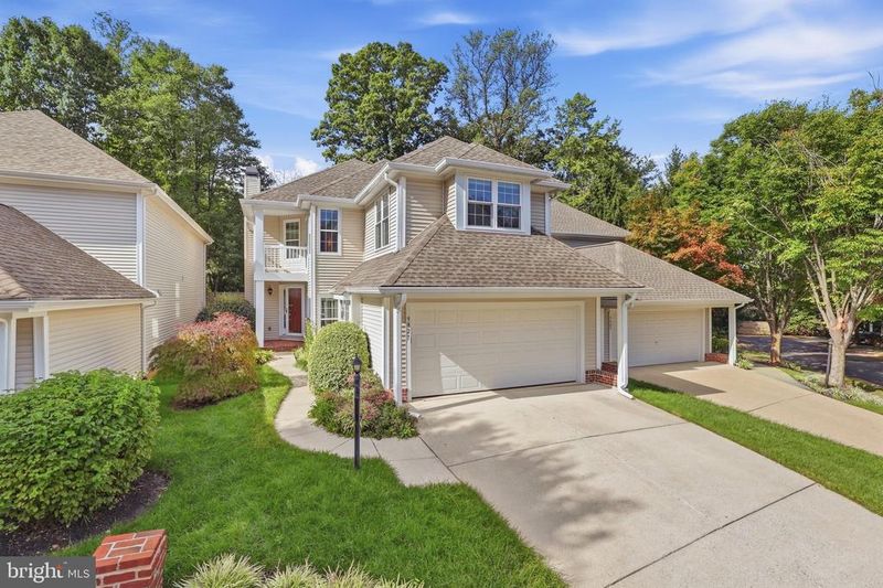 9827 Bolton Village Ct, Fairfax, VA 22032